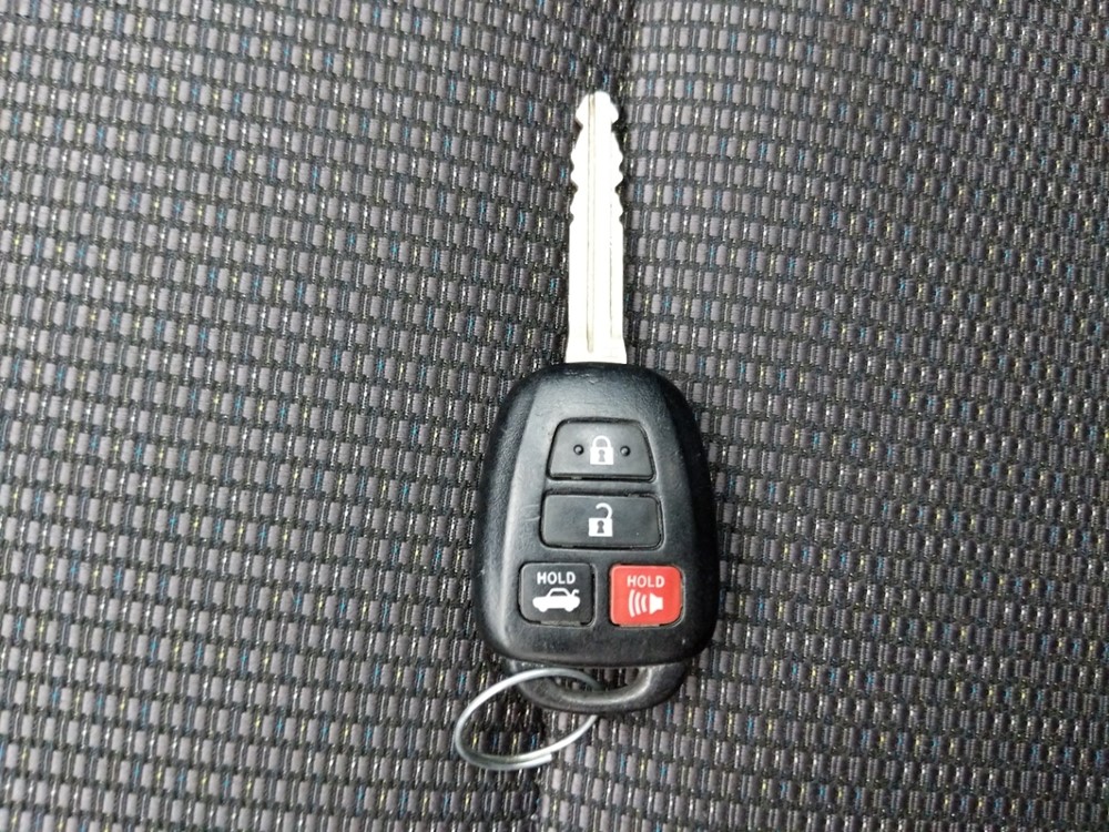2015 Toyota Corolla - Keys
