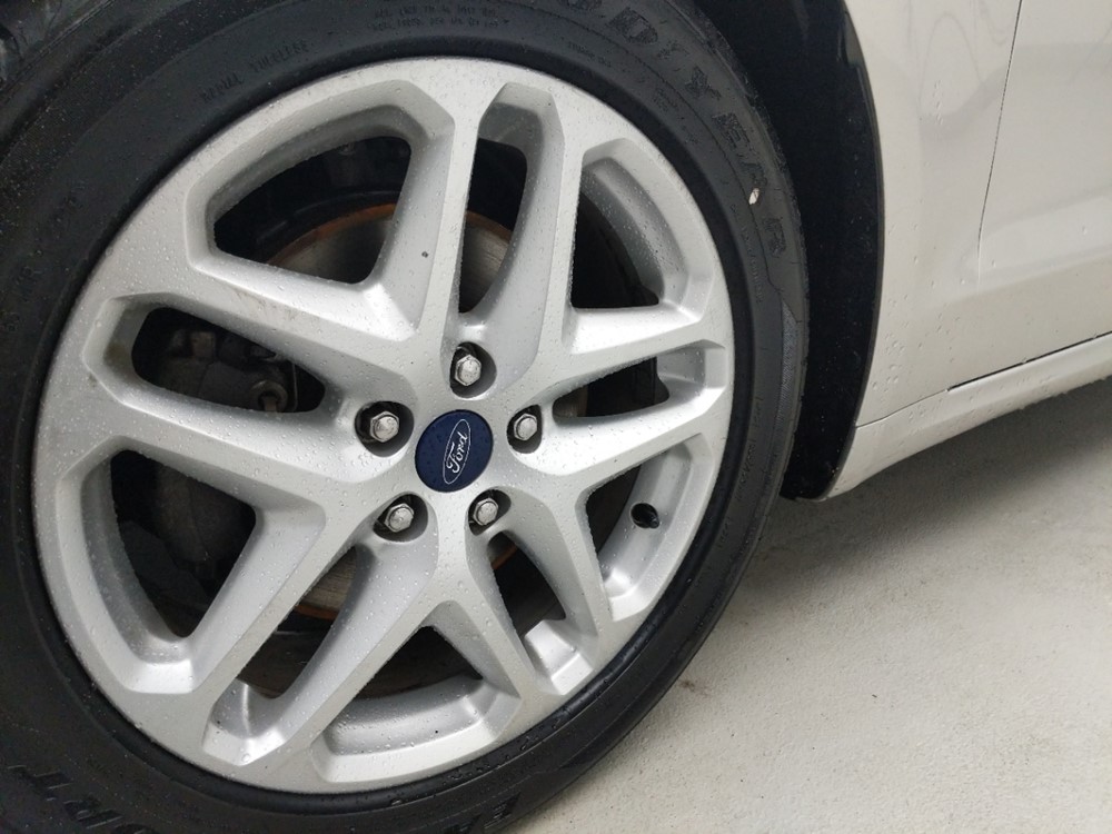 2016 Ford Fusion - Wheel