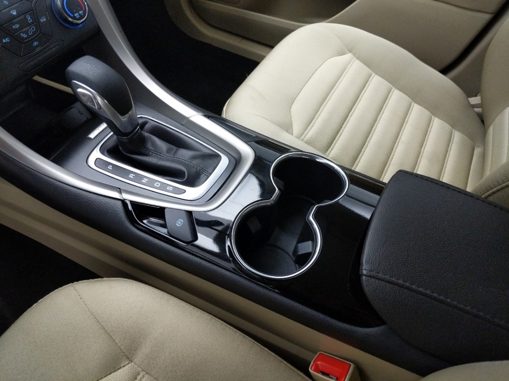 2015 Ford Fusion - Center Console/Cup Holders