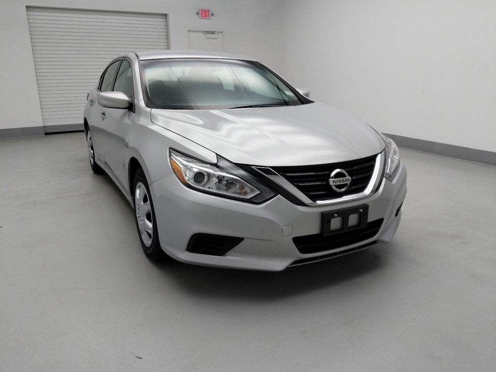 2017 Nissan Altima - Passenger Front Hood