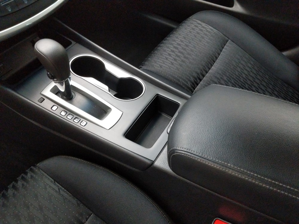 2017 Nissan Altima - Center Console/Cup Holders
