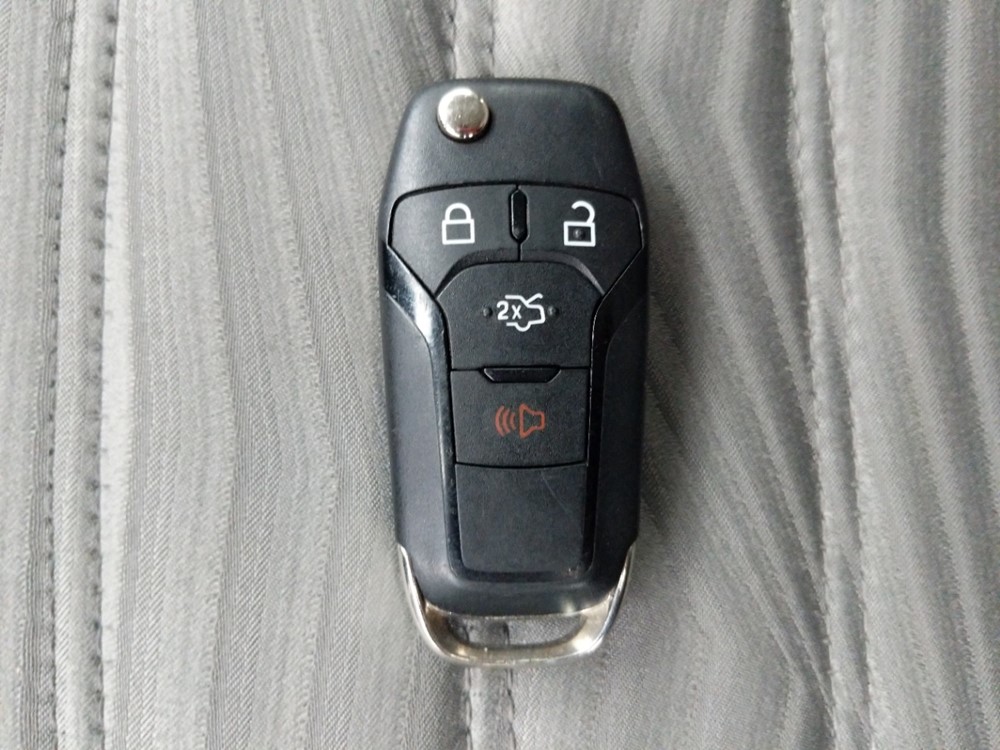 2016 Ford Fusion - Keys