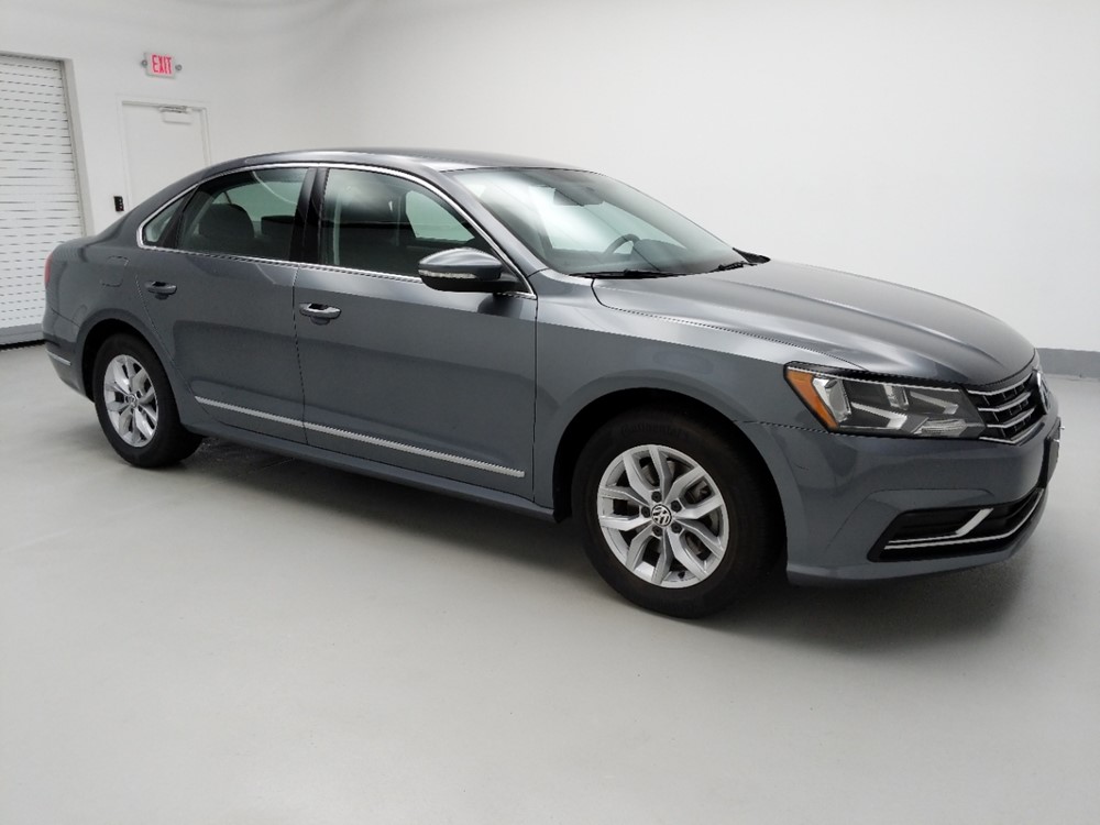 2016 Volkswagen Passat - Passenger Front Side