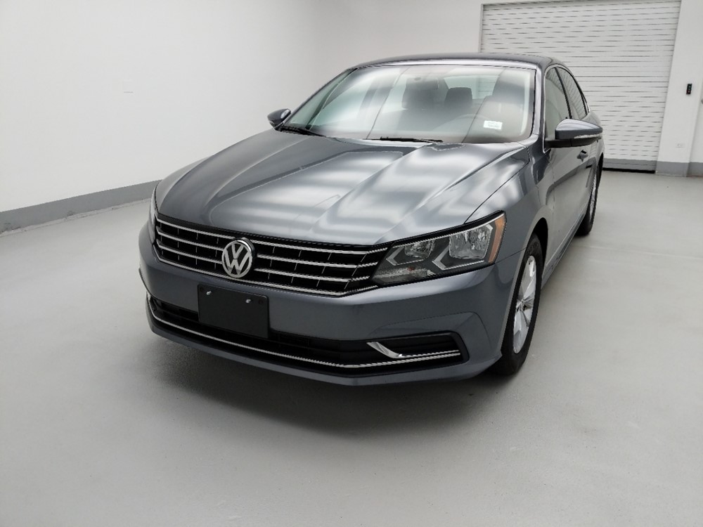 2016 Volkswagen Passat - Driver Front Hood