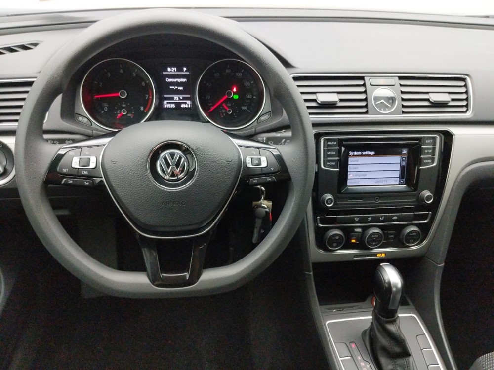 2016 Volkswagen Passat - Driver Dash