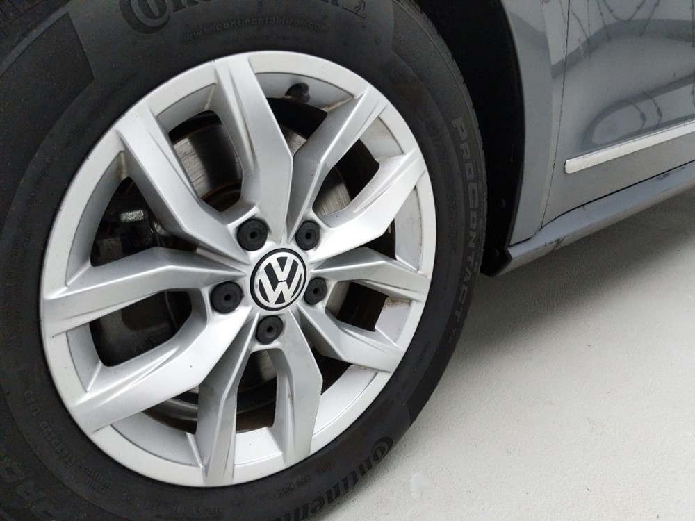 2016 Volkswagen Passat - Wheel