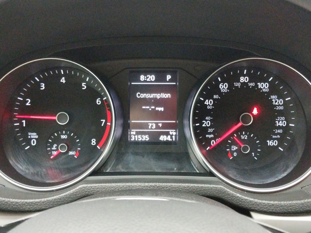 2016 Volkswagen Passat - Odometer Close Up