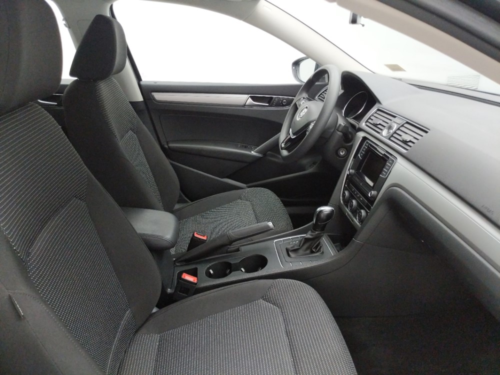 2016 Volkswagen Passat - Passenger Front Seat