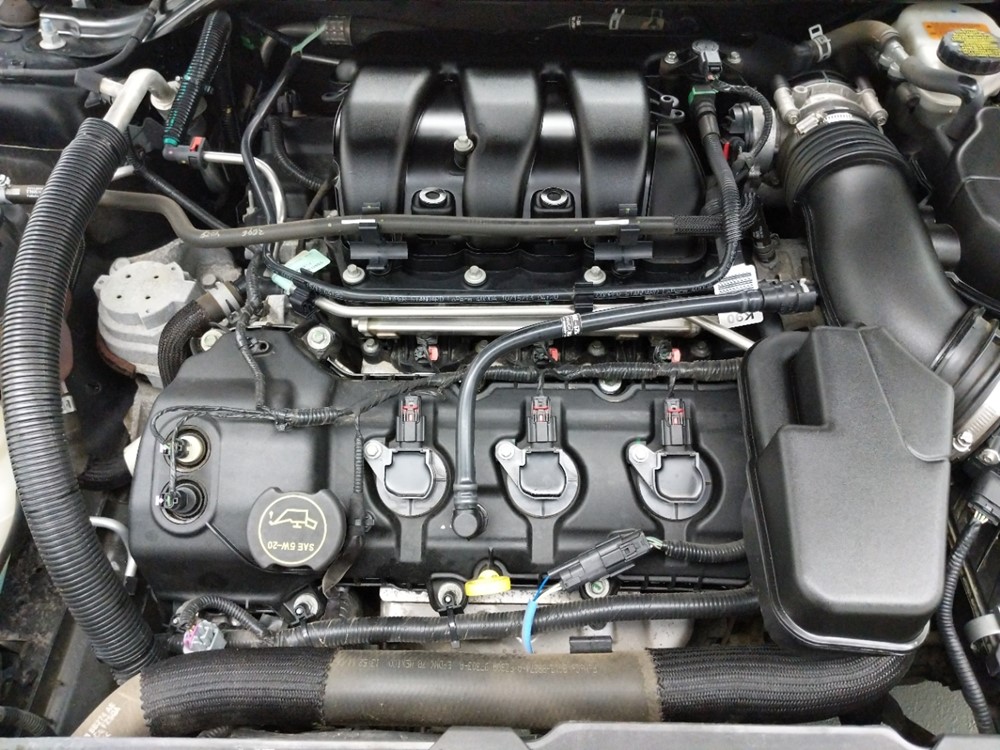 2014 Ford Taurus - Engine