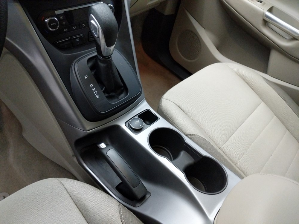 2016 Ford Escape - Center Console/Cup Holders