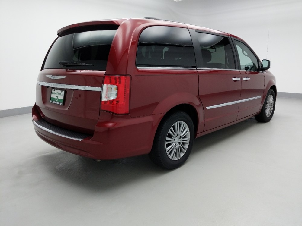 2016 Chrysler Town and Country - Passenger Rear Bumper