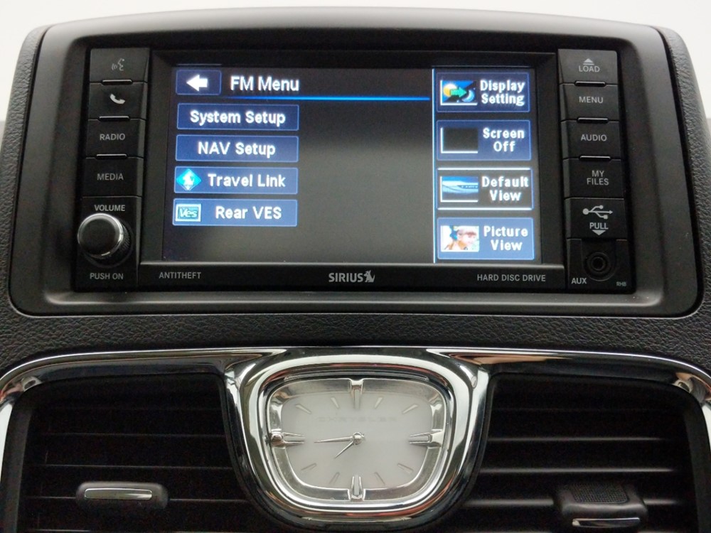 2016 Chrysler Town and Country - Stereo Package
