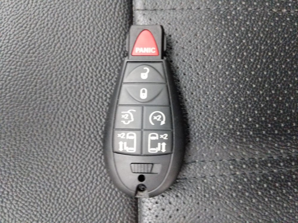 2016 Chrysler Town and Country - Keys