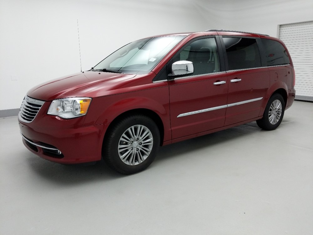 2016 Chrysler Town and Country - Driver Front Side