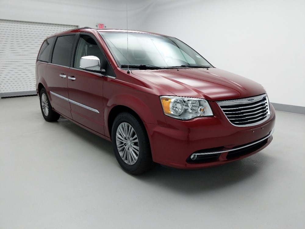 2016 Chrysler Town and Country - Passenger Front Bumper