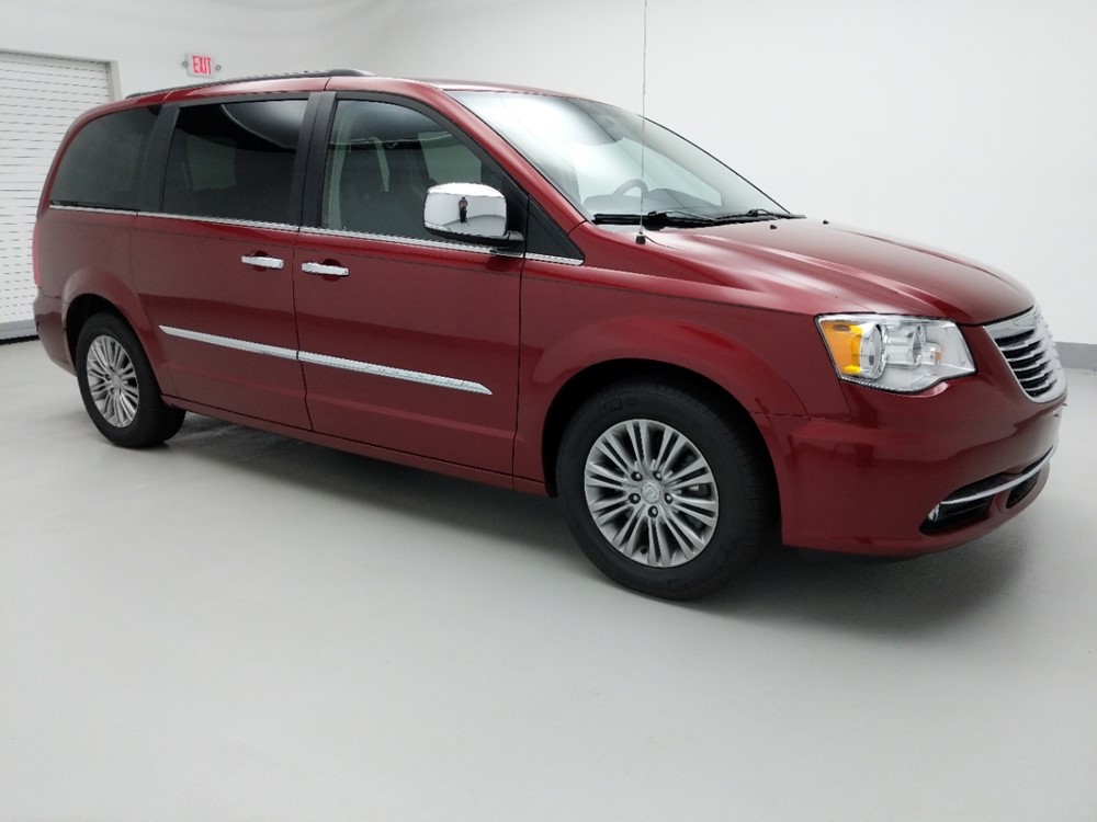 2016 Chrysler Town and Country - Passenger Front Side