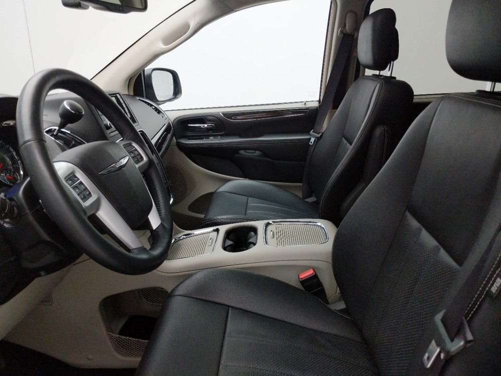 2016 Chrysler Town and Country - Driver Front Seat