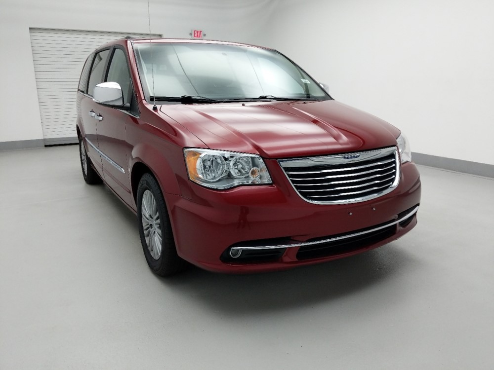 2016 Chrysler Town and Country - Passenger Front Hood