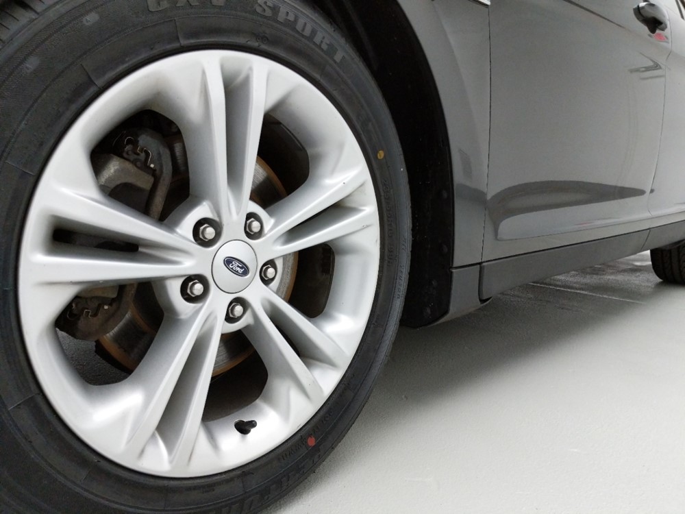 2017 Ford Taurus - Wheel