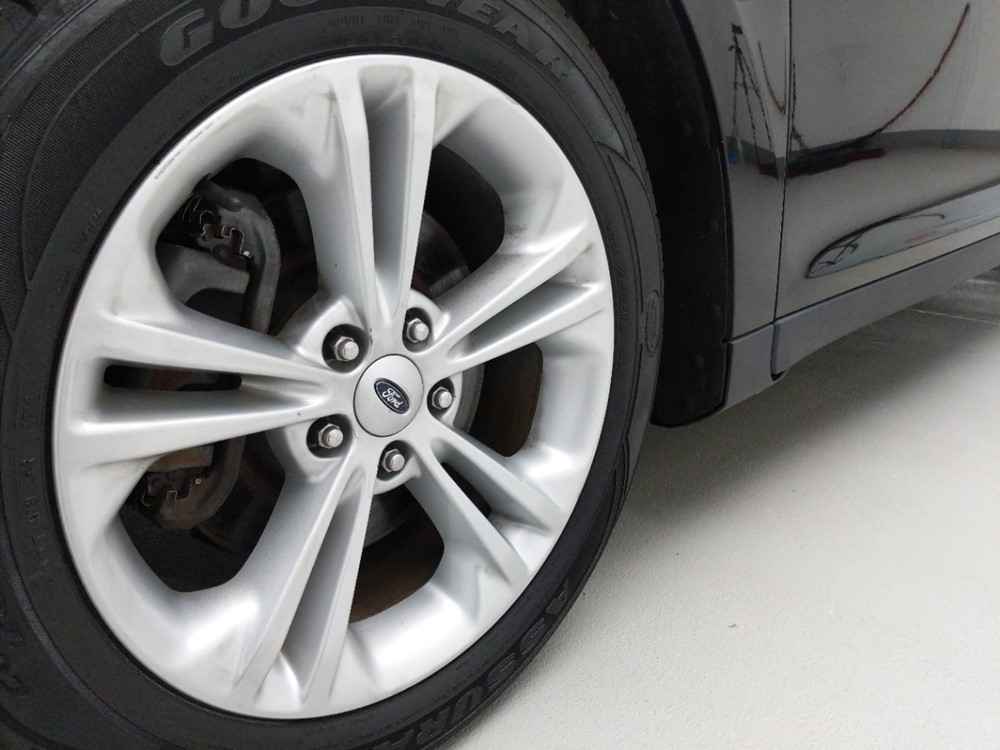 2015 Ford Taurus - Wheel