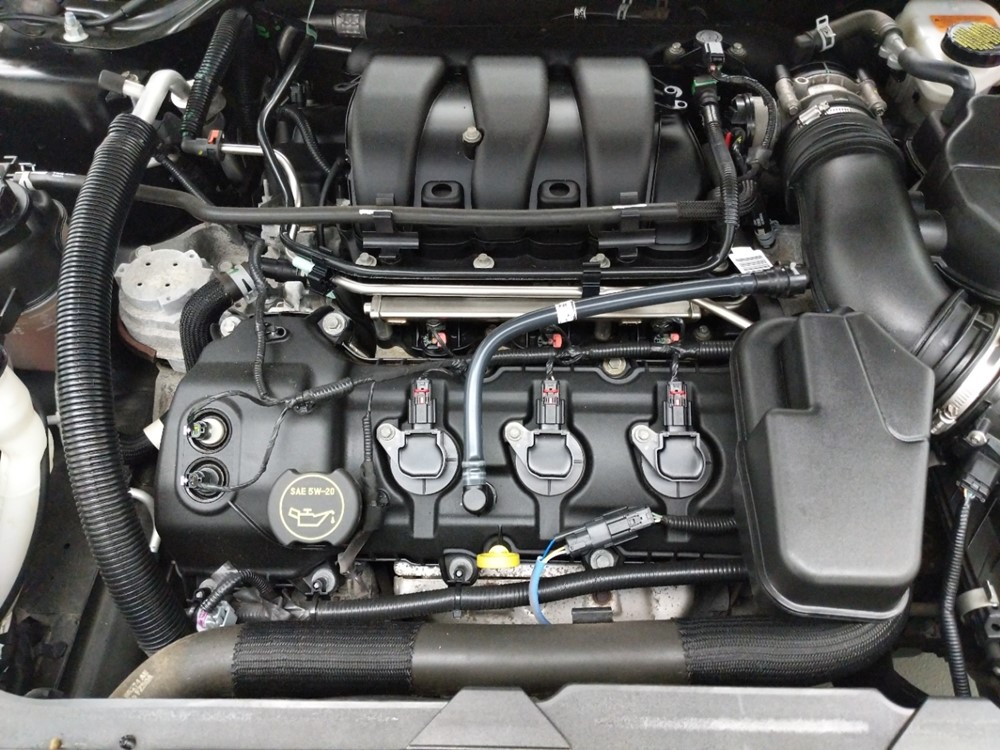 2015 Ford Taurus - Engine
