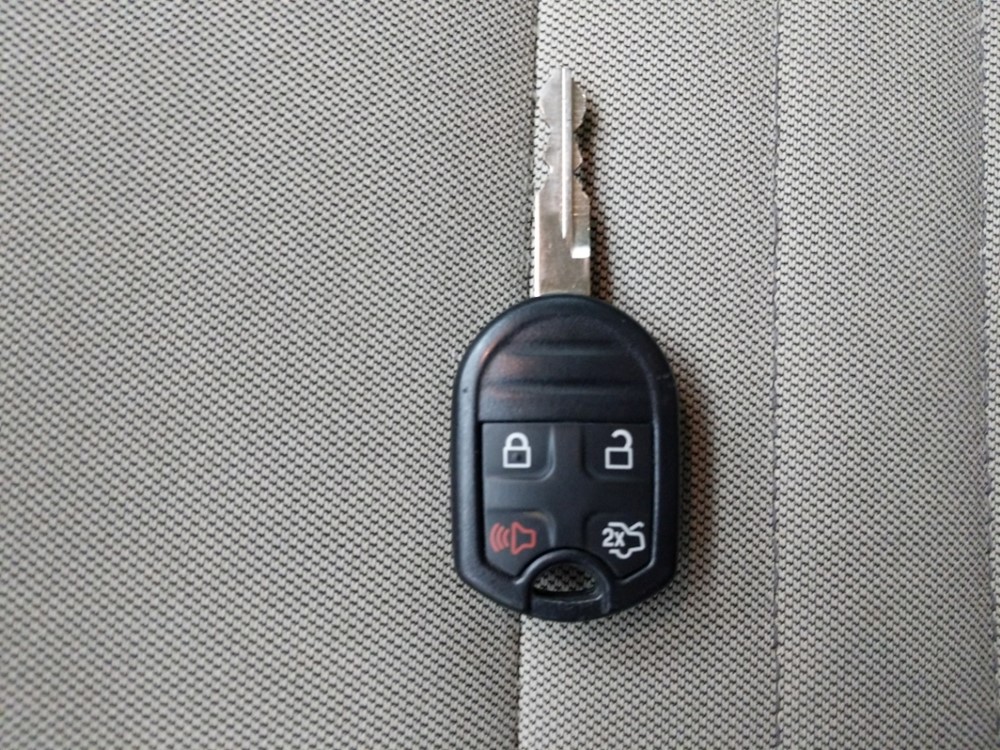 2015 Ford Taurus - Keys