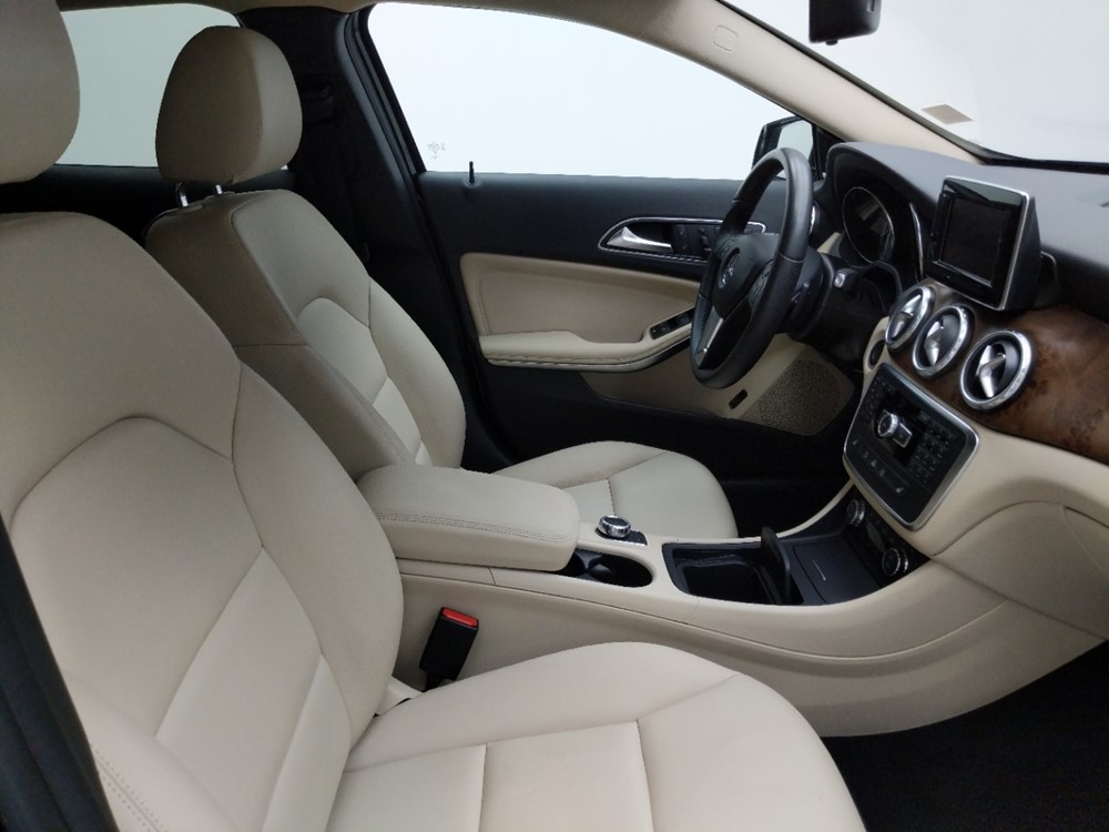 2015 Mercedes-Benz GLA250 - Passenger Front Seat