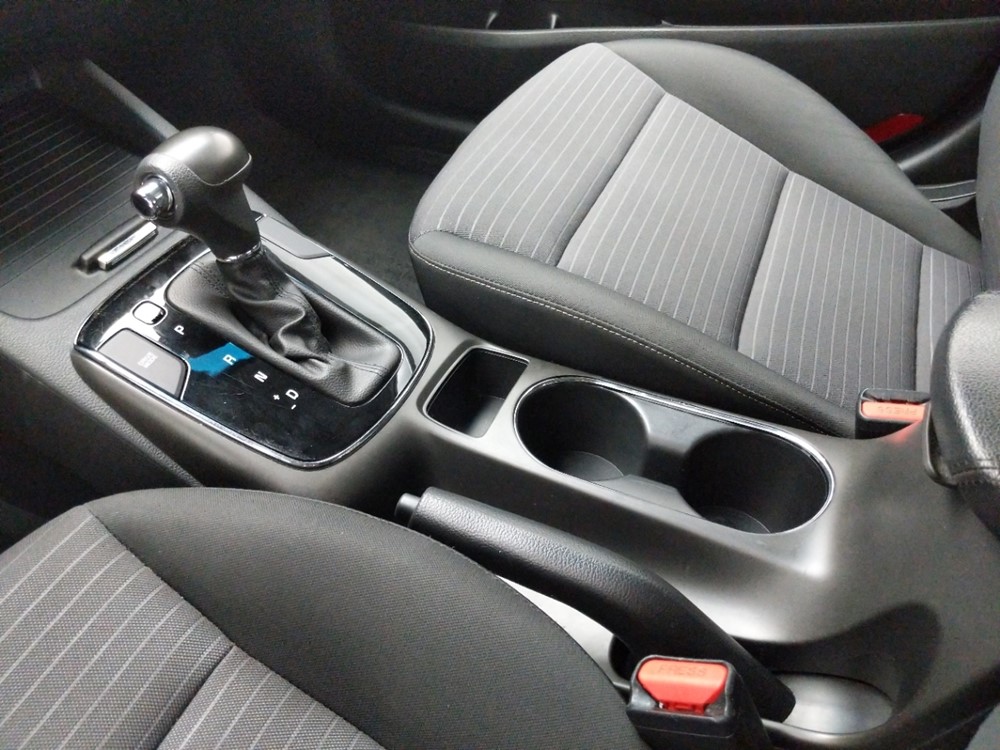 2018 Kia Forte - Center Console/Cup Holders