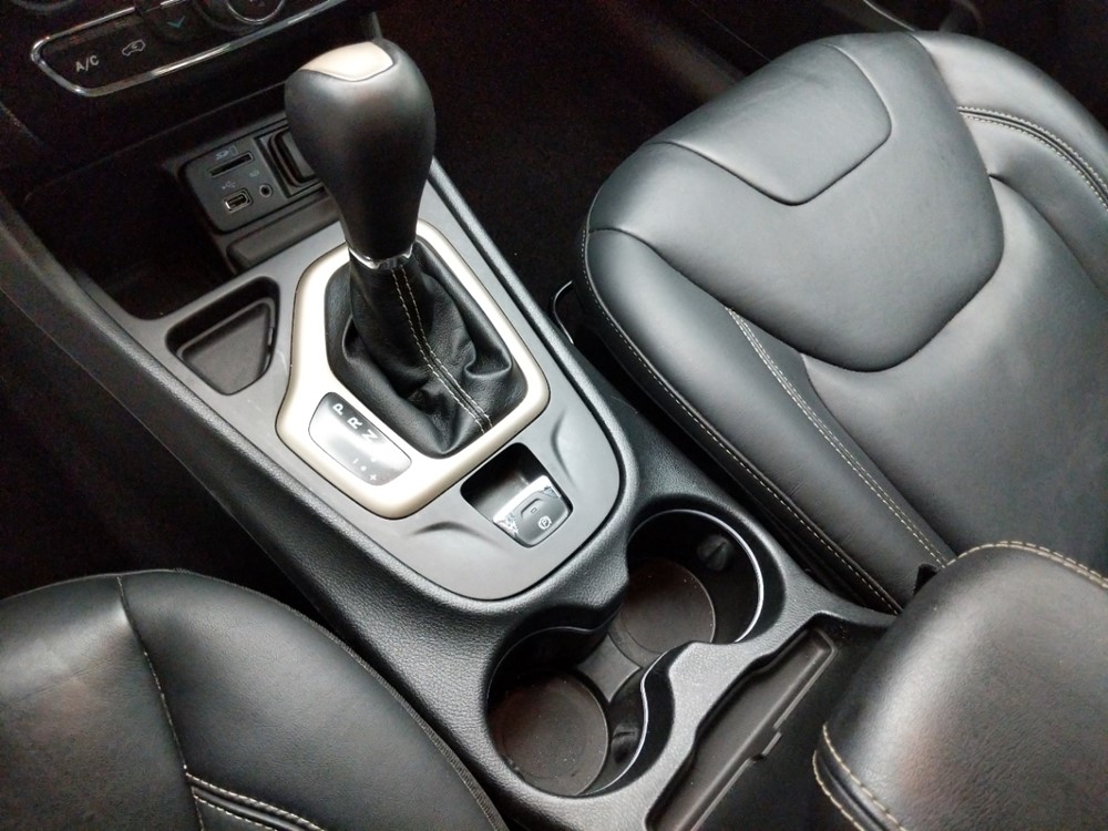 2016 Jeep Cherokee - Center Console/Cup Holders