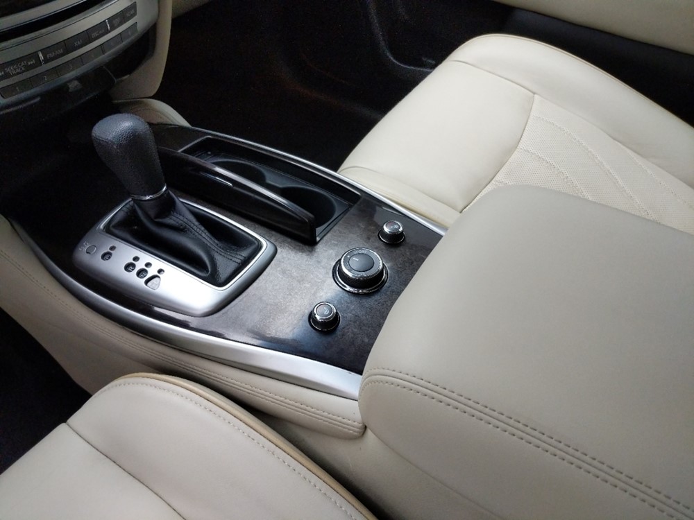 2015 INFINITI QX60 - Center Console/Cup Holders