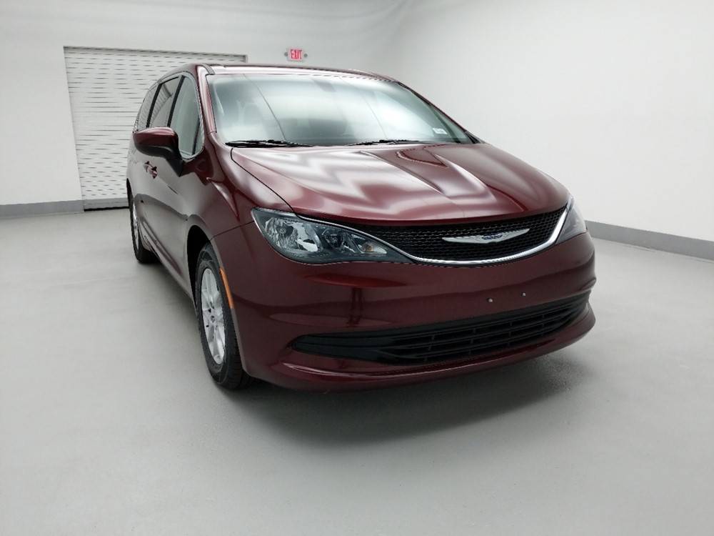 2017 Chrysler Pacifica - Passenger Front Hood