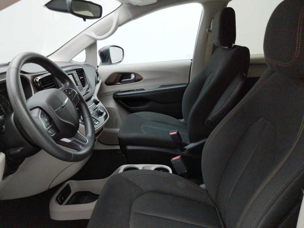 2017 Chrysler Pacifica - Driver Front Seat