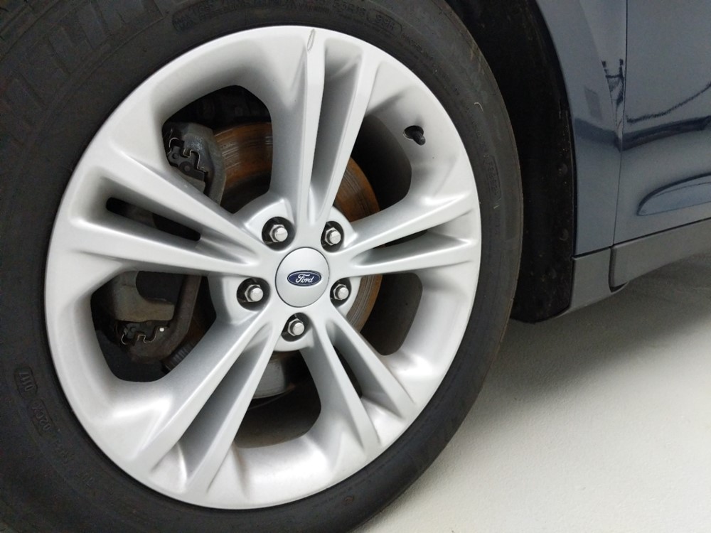 2017 Ford Taurus - Wheel