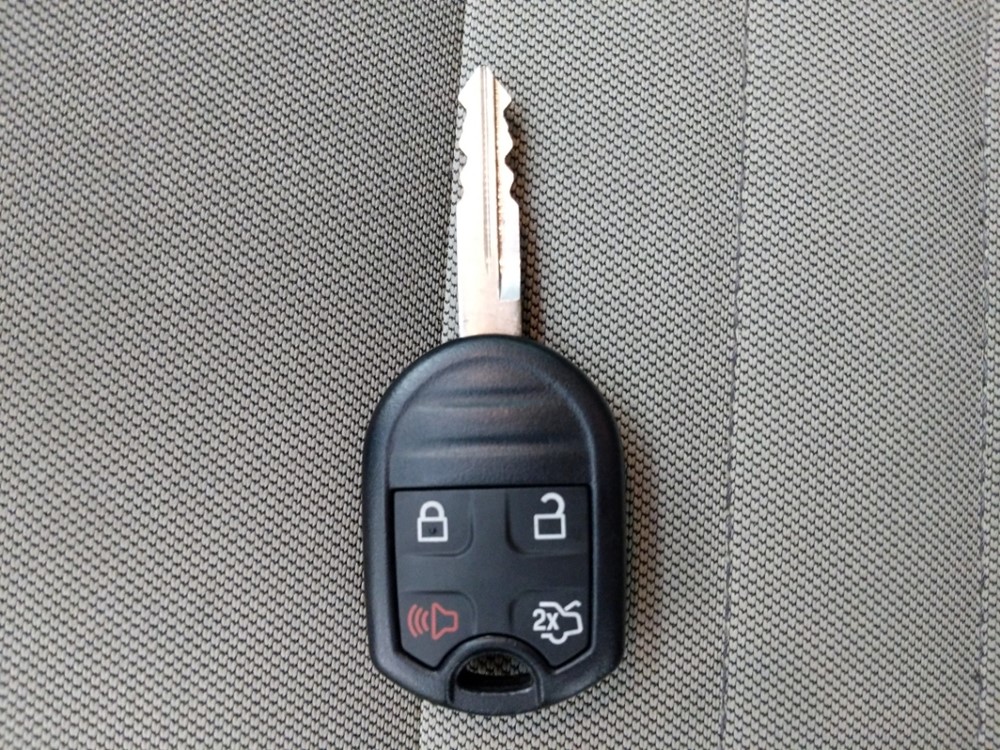 2017 Ford Taurus - Keys