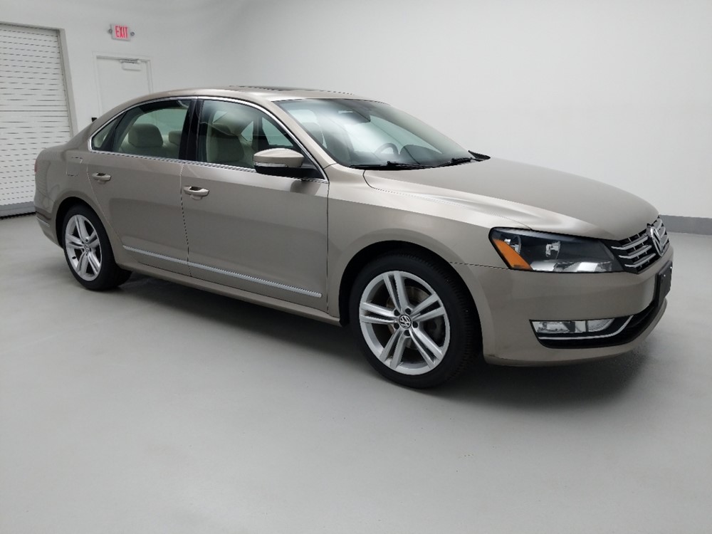 2015 Volkswagen Passat - Passenger Front Side