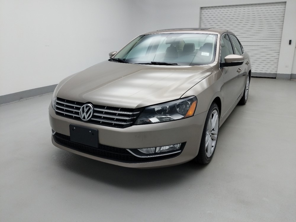 2015 Volkswagen Passat - Driver Front Hood