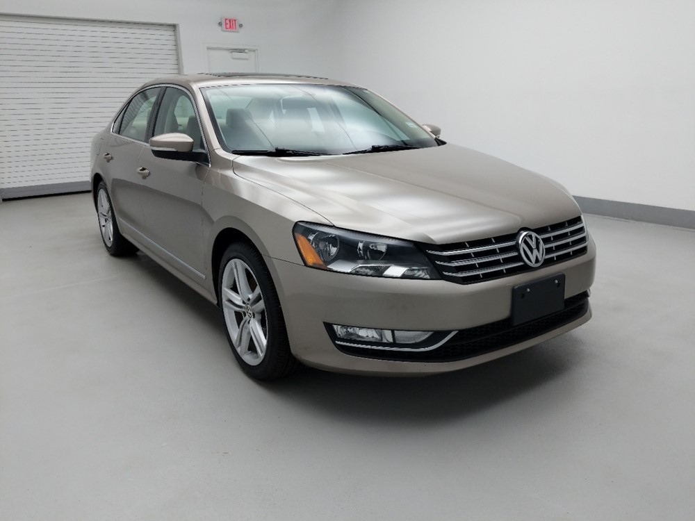 2015 Volkswagen Passat - Passenger Front Bumper