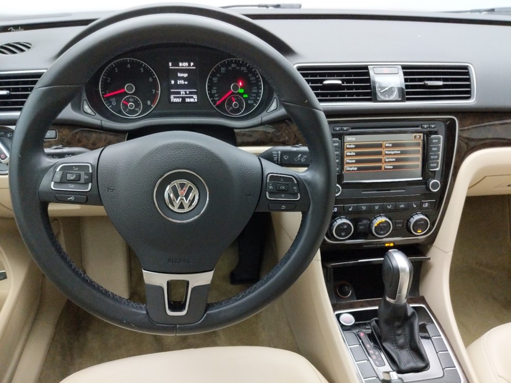 2015 Volkswagen Passat - Driver Dash