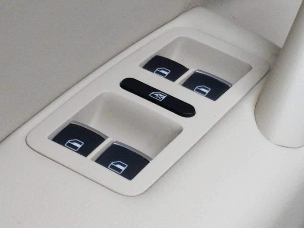 2015 Volkswagen Passat - Driver Power Windows/Lock Control