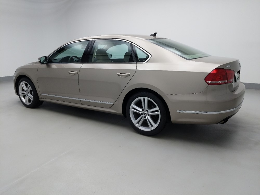 2015 Volkswagen Passat - Driver Rear Side