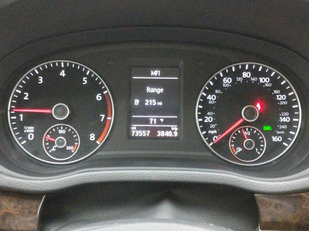 2015 Volkswagen Passat - Odometer Close Up