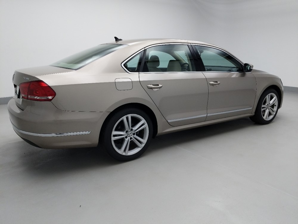 2015 Volkswagen Passat - Passenger Rear Side