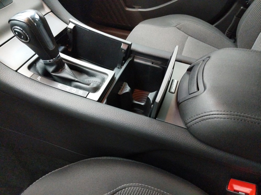2015 Ford Taurus - Center Console/Cup Holders