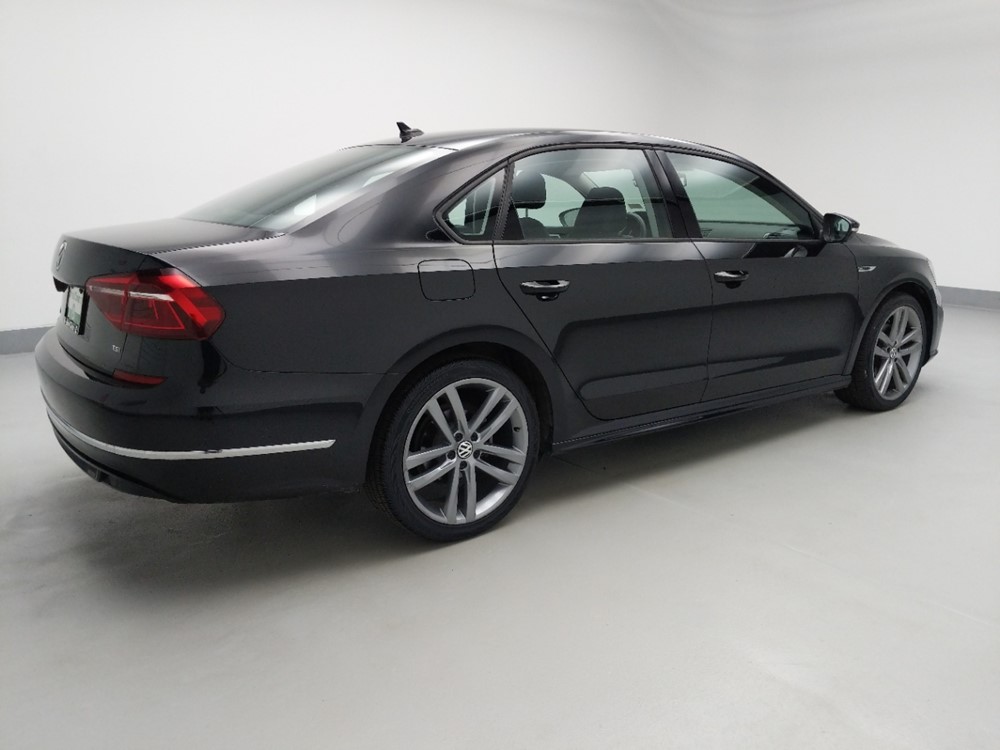 2018 Volkswagen Passat - Passenger Rear Side