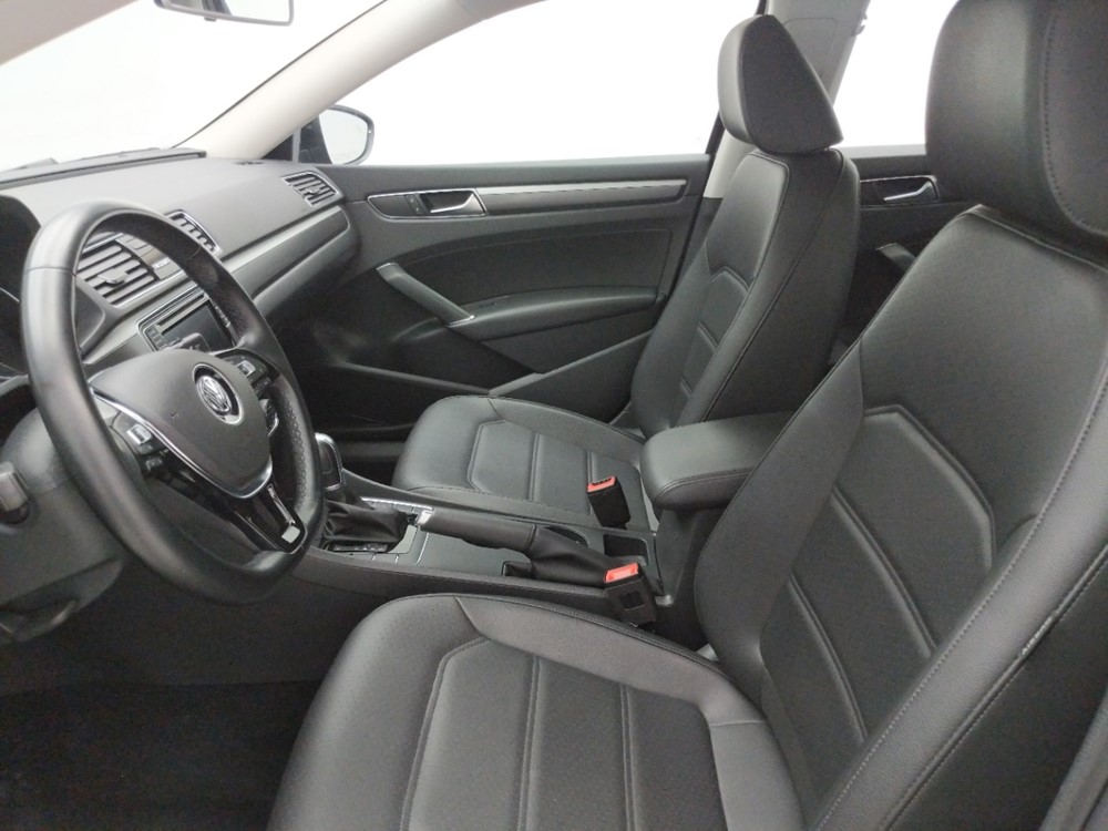 2018 Volkswagen Passat - Driver Front Seat