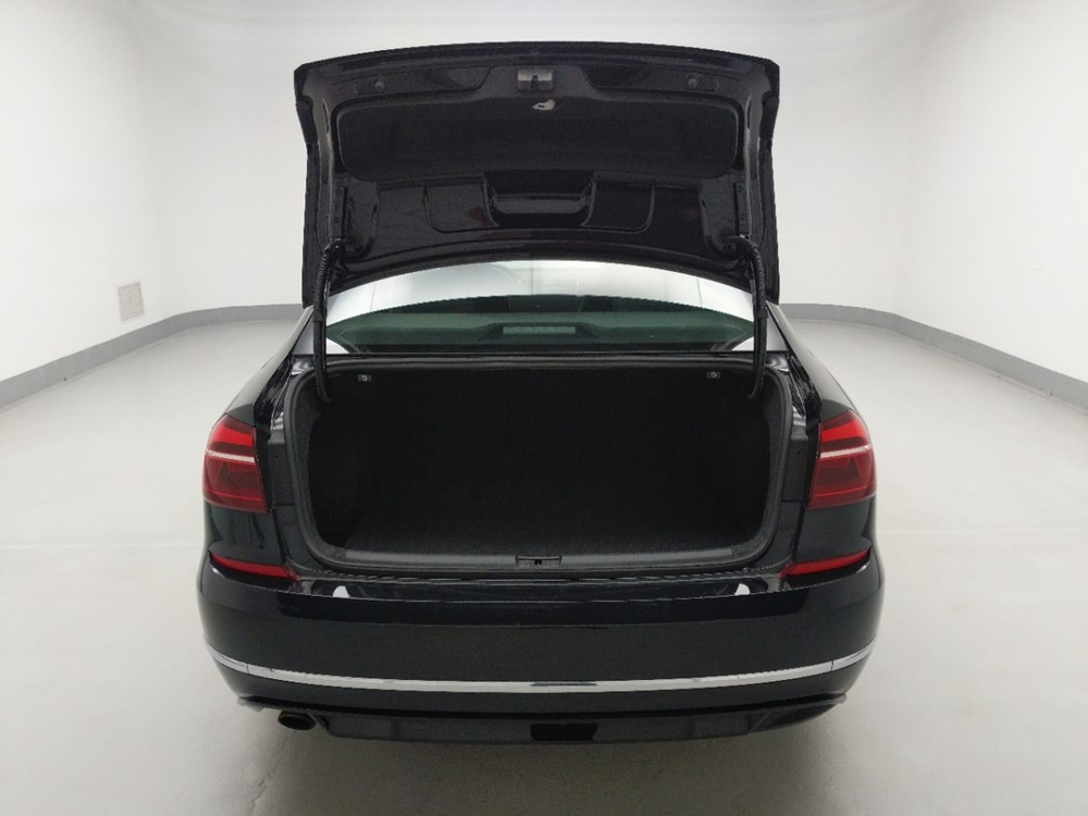 2018 Volkswagen Passat - Trunk