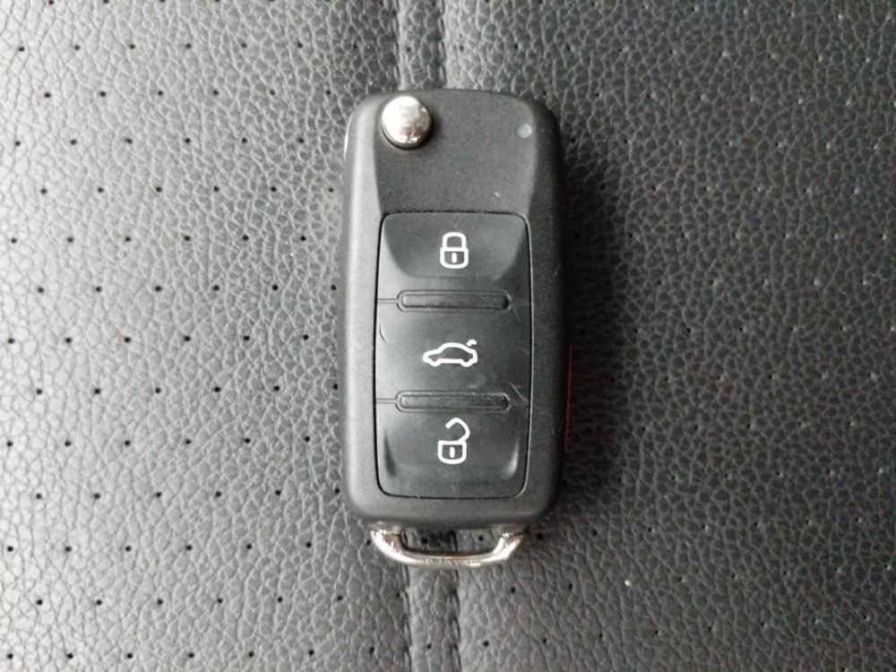 2018 Volkswagen Passat - Keys