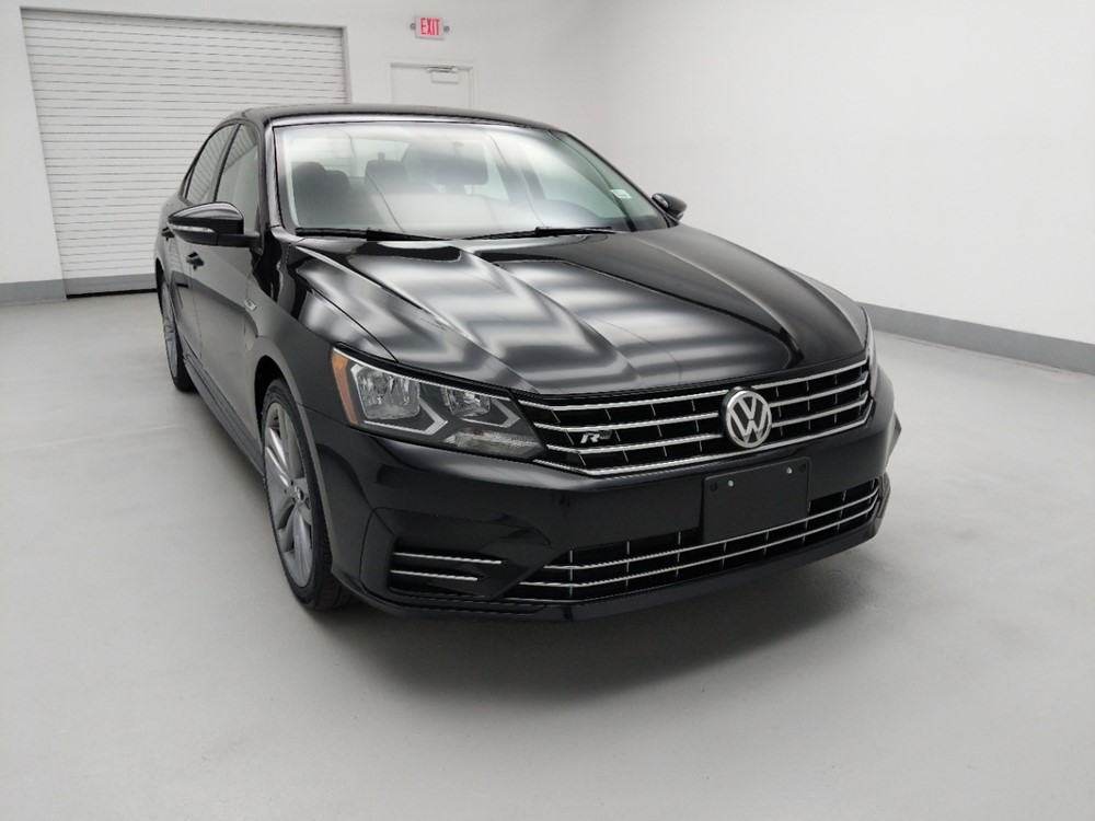 2018 Volkswagen Passat - Passenger Front Hood