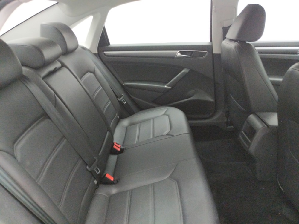 2018 Volkswagen Passat - Passenger Front Seat