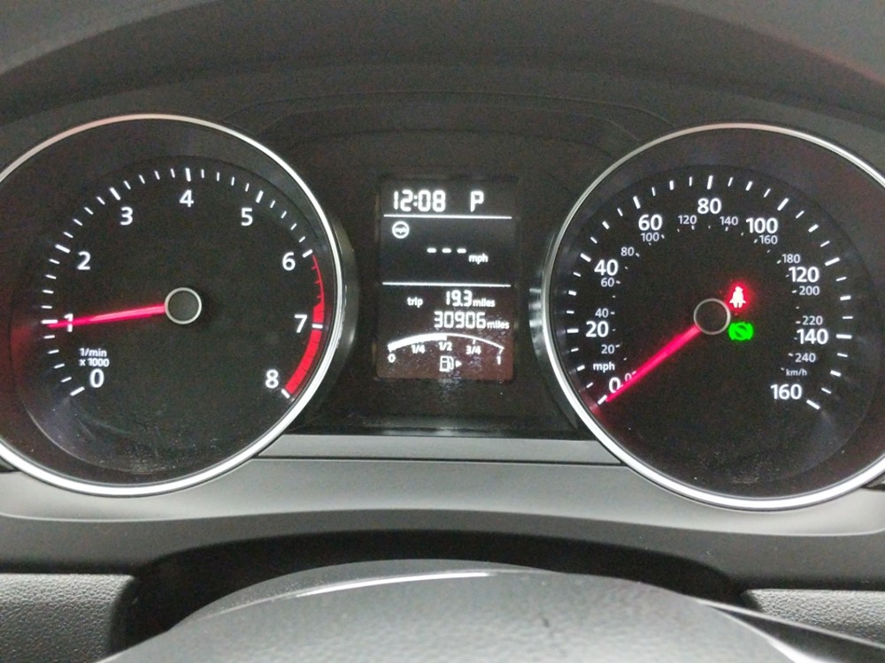 2016 Volkswagen Jetta - Odometer Close Up